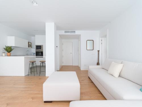 One-Bedroom Apartment with Partial Sea Views image 10