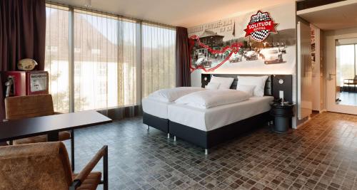 V8 HOTEL Motorworld Region Stuttgart