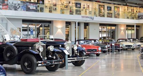 V8 HOTEL Motorworld Region Stuttgart