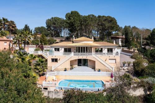 Hermosa Villa rodeada de naturaleza gîte à louer l'Arboçar De Baix