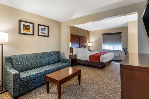 Comfort Inn & Suites Greenville I-70