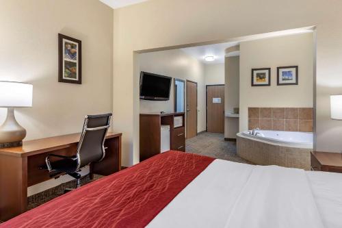 Comfort Inn & Suites Greenville I-70