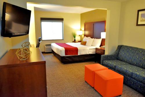 Comfort Inn & Suites Greenville I-70 in Greenville, USA