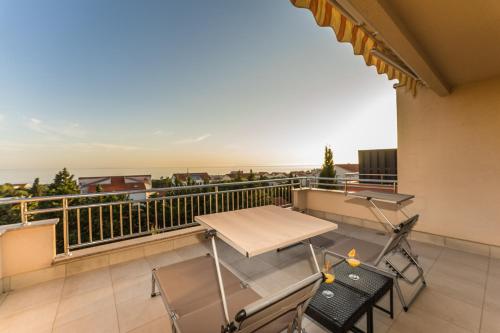 Three-Bedroom Apartment image 5