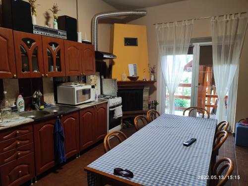 Kitchen, Var-Liget Vendeghaz in Kisnána