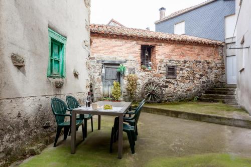 Casa rural Salomé, Mora de Luna, al lado del río Luna