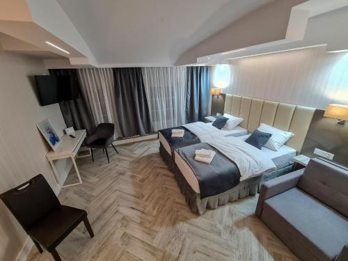 2 twin beds