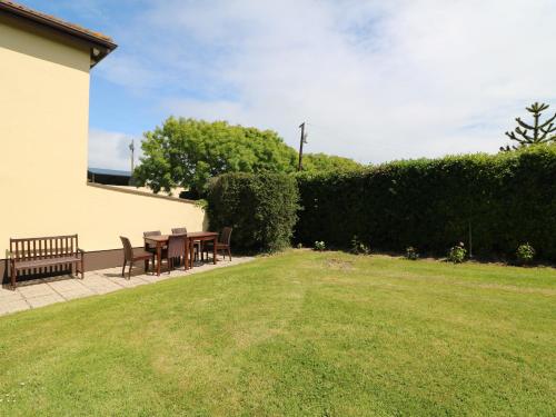 Exterior view, Tilladavin House in Kilmore Quay