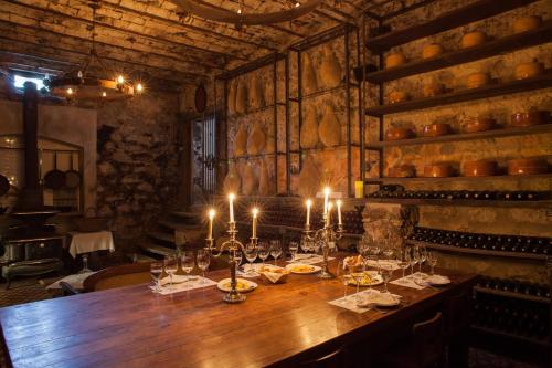 365328399 Narbona Wine Lodge