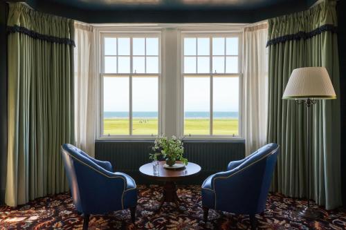 Marine Hotel