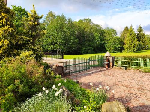 Spacious & Cozy Apartment with Forest View, Zapyškis (foto 5)