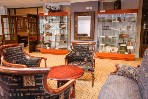 Hotel Celebrity - image 6