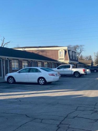 Country Club Inn & Suites photo