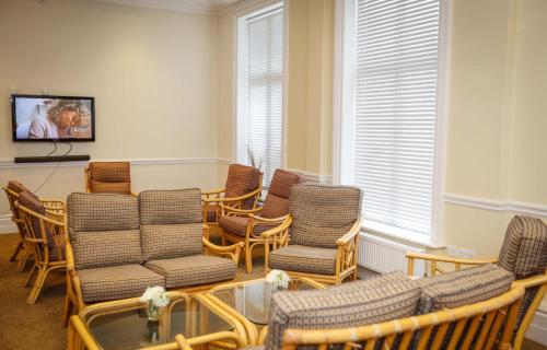 The Grove Hotel - image 3