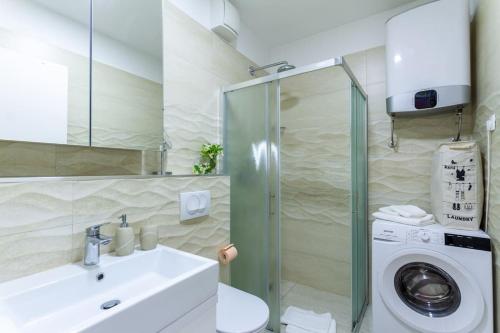 Apartment NADUNO 2min walk to beach, Split (Foto 7)