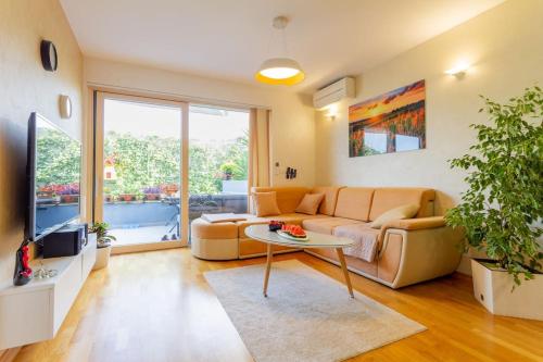 Apartment NADUNO 2min walk to beach, Split (Foto 9)