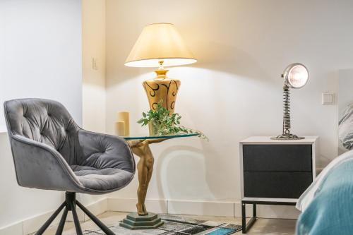 One-Bedroom Apartment image 4