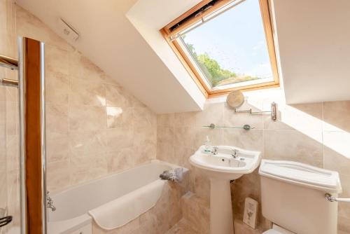 Cwmdu Cottage - image 4