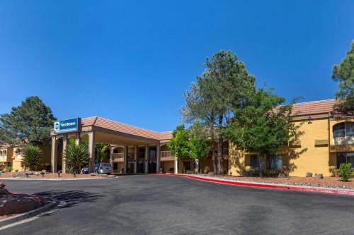 B&B Albuquerque - Best Western Airport Albuquerque InnSuites Hotel & Suites - Bed and Breakfast Albuquerque