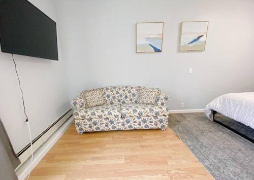 Private Apt King Suite, L.I, NY-Hamptons to NYC in Coram, USA
