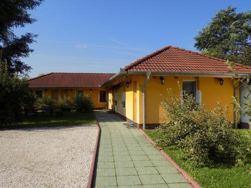 Platan Panzio in นยูล