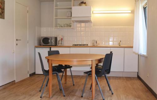 Amazing Apartment In Diksmuide With Kitchen