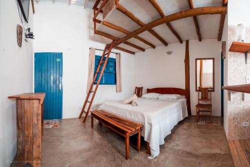 1 double bed, 2 twin beds