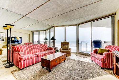 Surfside Condo 503 2 Bedrooms Pool Access Grill Area BluRay Sleeps 4 - image 2