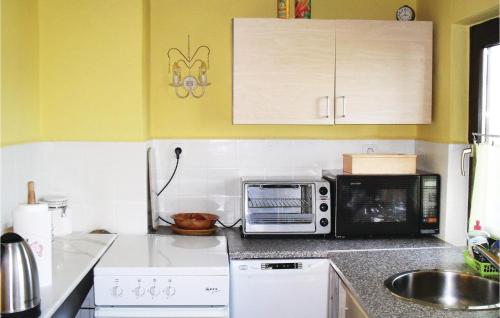 virtuve, Holiday Home Am Scharbowsee K in Mustin