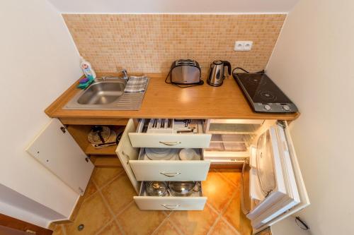One-Bedroom Apartment with Castle View image 9