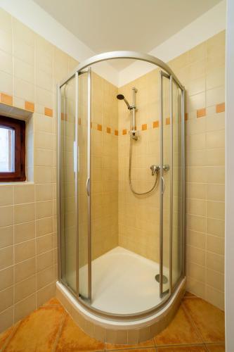 Comfort Apartment image 8