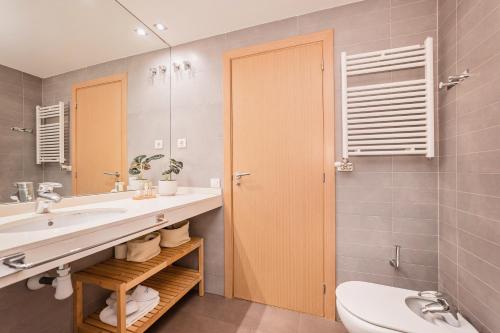 Two-Bedroom Apartment image 5