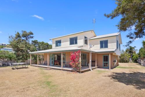 B&B Waihi Beach - Room for The Family - Bowentown Bach - Bed and Breakfast Waihi Beach