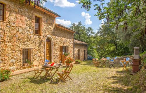 Beautiful Home In Monticiano Si With 2 Bedrooms - Monticiano