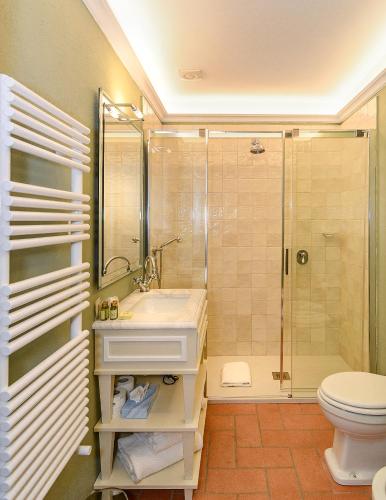 Double or Twin Room with View image 10
