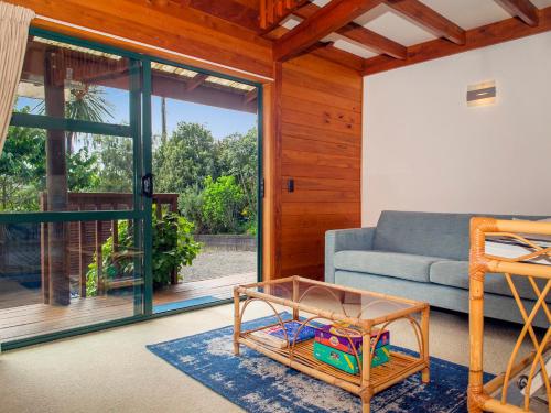 Ngoại cảnh khách sạn, Cedar Cottage - Tairua Holiday Home in Tairua
