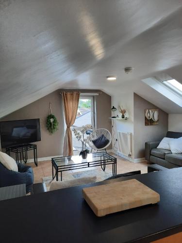 2 Bed House - Sleeps 6 - Parking - Wifi in Rostrevor