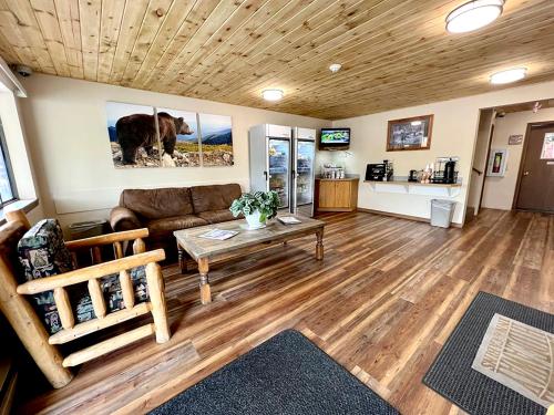 Lobby, Beartooth Hideaway Inn & Cabins in Red Lodge (MT)