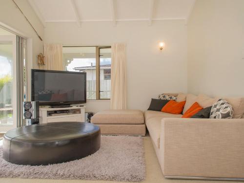 Best at The Beach - Whangamata Holiday Home, Whangamata (photo 5)