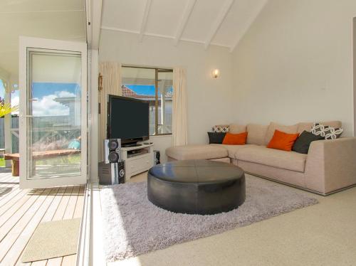 Best at The Beach - Whangamata Holiday Home, Whangamata (photo 4)