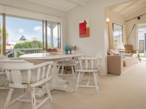 Best at The Beach - Whangamata Holiday Home, Whangamata (photo 7)