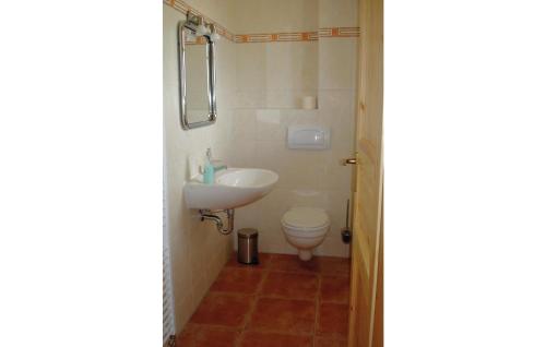Amazing Home In Saal With Sauna 6.4km von Weidenweg entfernt