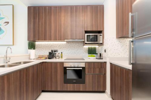 bnbmehomes - Avani Palm View - 2BR plus Maid's room, Dubái (foto 11)