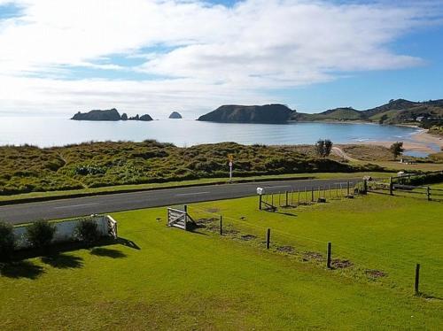 Endless Views - Opito Bay Holiday House