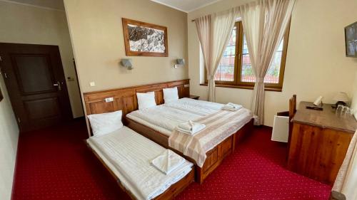 Double Room (2 Adults + 1 Child)