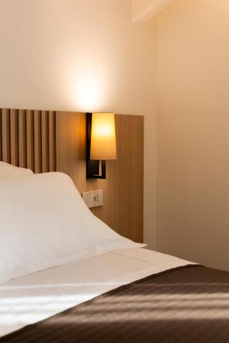 Small Double Room image 5