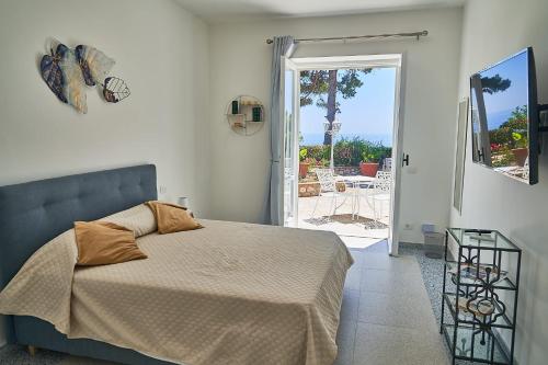 To Be Capri Sea view Rooms - Tap to explore photos
