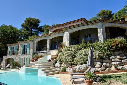 Accommodation in Callian
