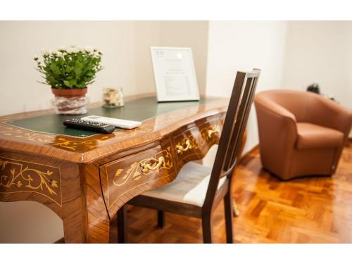 Lh Royal Suites Terrace - image 10