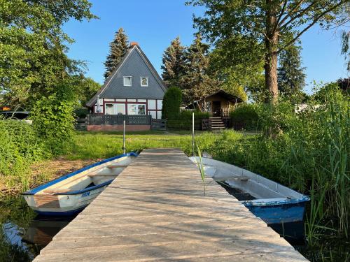 'Glamping' Angelzelt am See mit Steg und Boot (Mecklenburger Seenplatte)